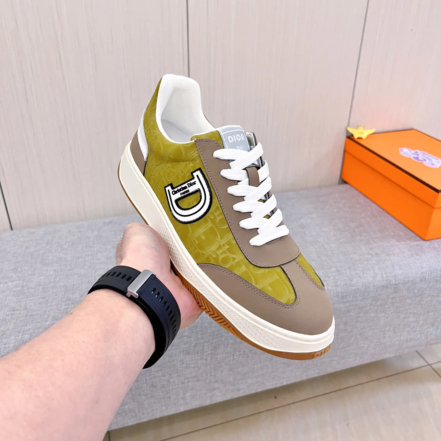 🚘🚘Factory batch 400💰[Dior]🔥Men's high-end brand of shoes official website 1:1 latest masterpiece: the upper is made of first-layer cowhide imported from Italy with a comfortable and breathable lining➕original non-slip and wear-resistant outsole🔥, making walking more convenient and comfortable! An exclusive new model, a stunning work, a beautiful 1:1 replica [color] compared to the official quality! Create a fashionable personality to set off your uniqueness! A must-have for trendy men! Classic🔥Size: 38-44 Color: 🔥Multiple colors available🔥.
